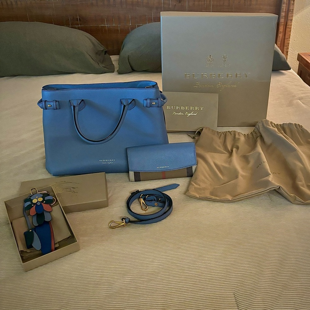 Burberry House Check Banner Tote Leather Bag